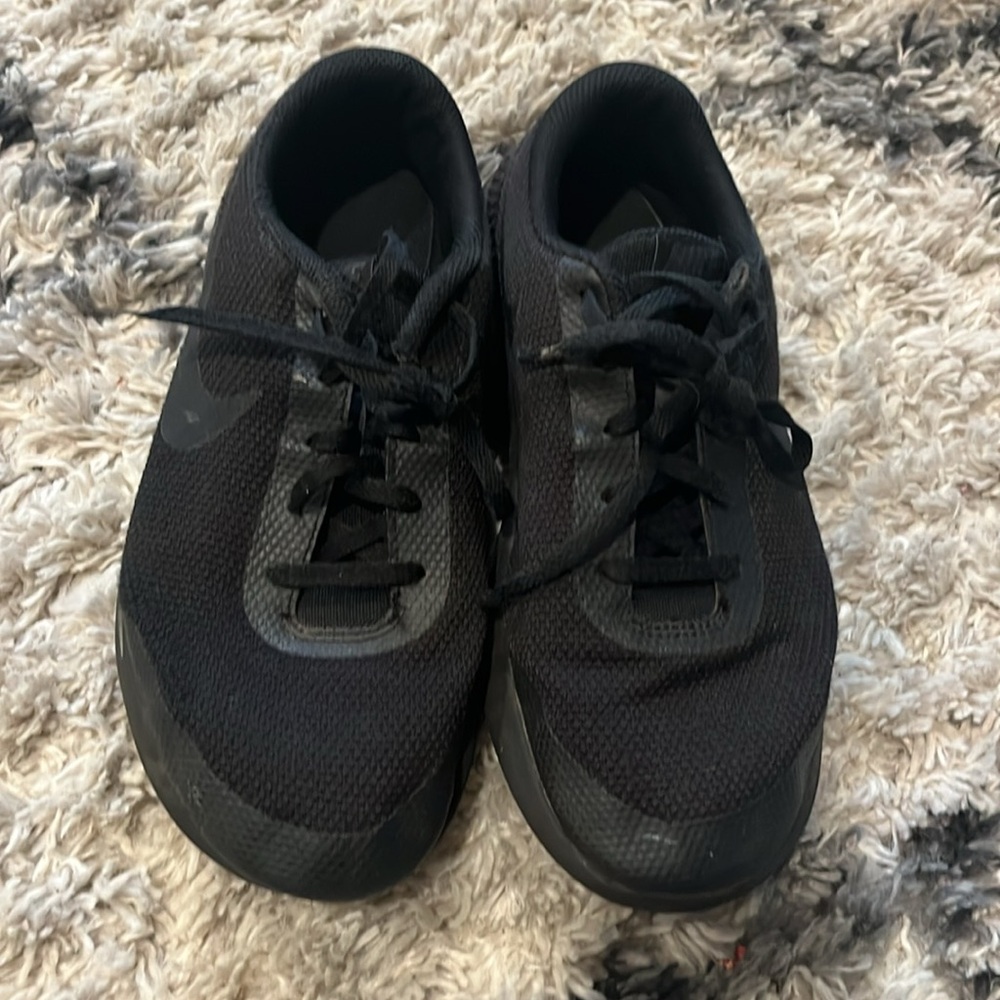 NIKE GIRL BLACK SNEAKERS 5.5